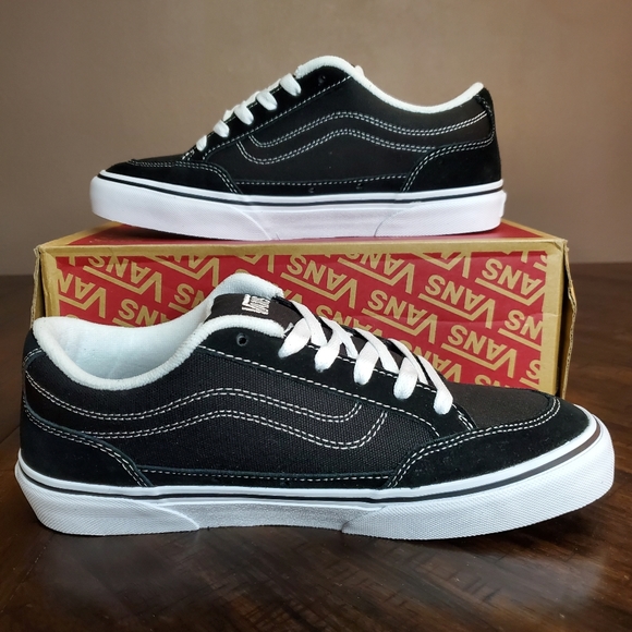 Vans Bearcat Black/White Men Size 8, equivalent to Women Size 9.5 - Picture 2 of 10